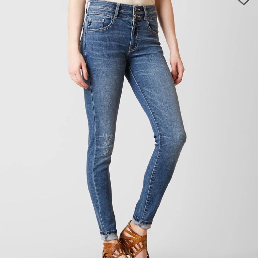 Kancan size 30 double button high rise skinnies
